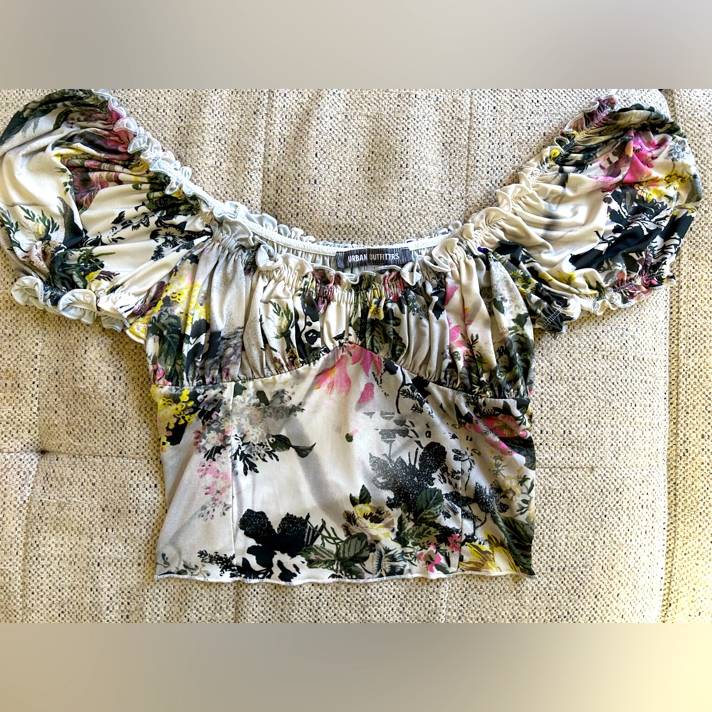 Urban Outfitters Floral Blouse Size Large